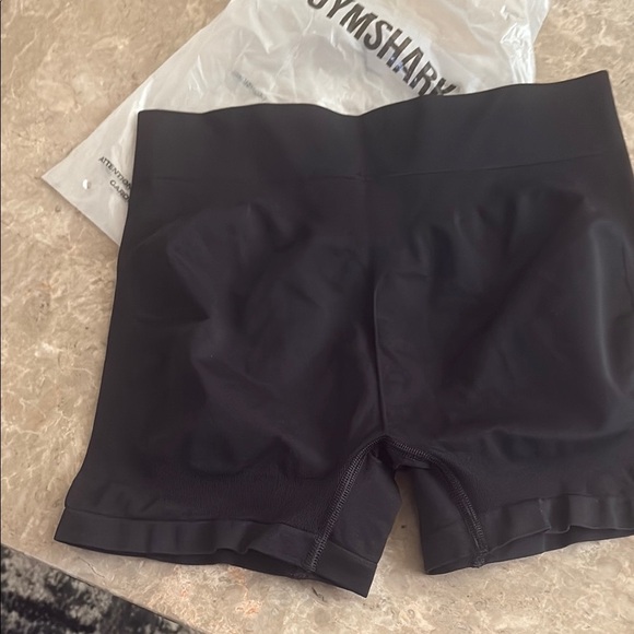 Gymshark Black body fit short - Picture 3 of 3